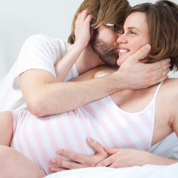 happy-pregnant-couple